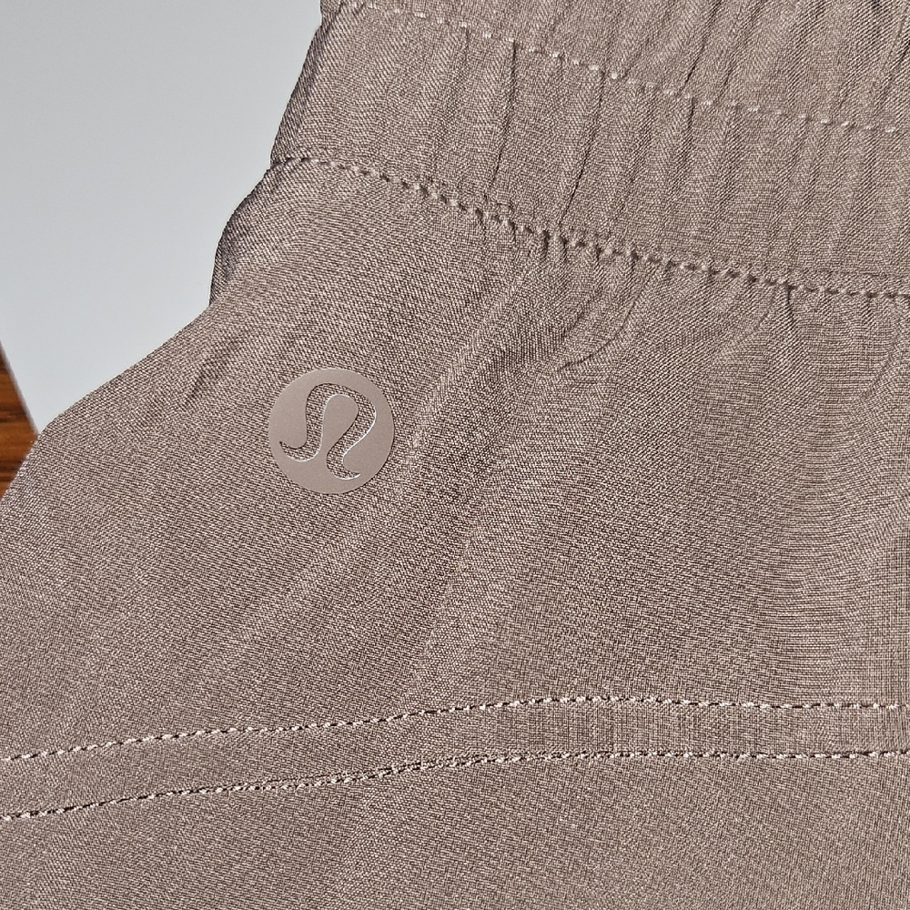 Wide-Leg Mid-Rise Pants - Picture 9 of 14